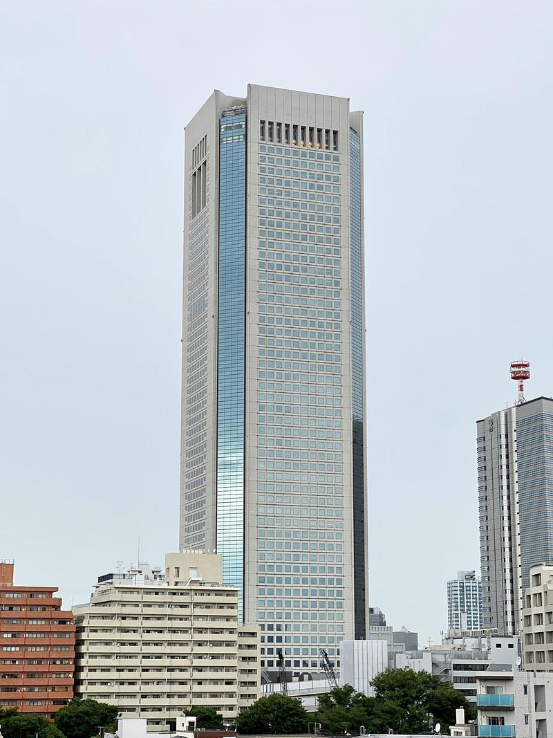 東京オペラシティの外観Front