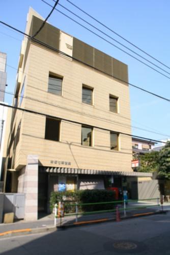 アルファベットセブンの外観Front